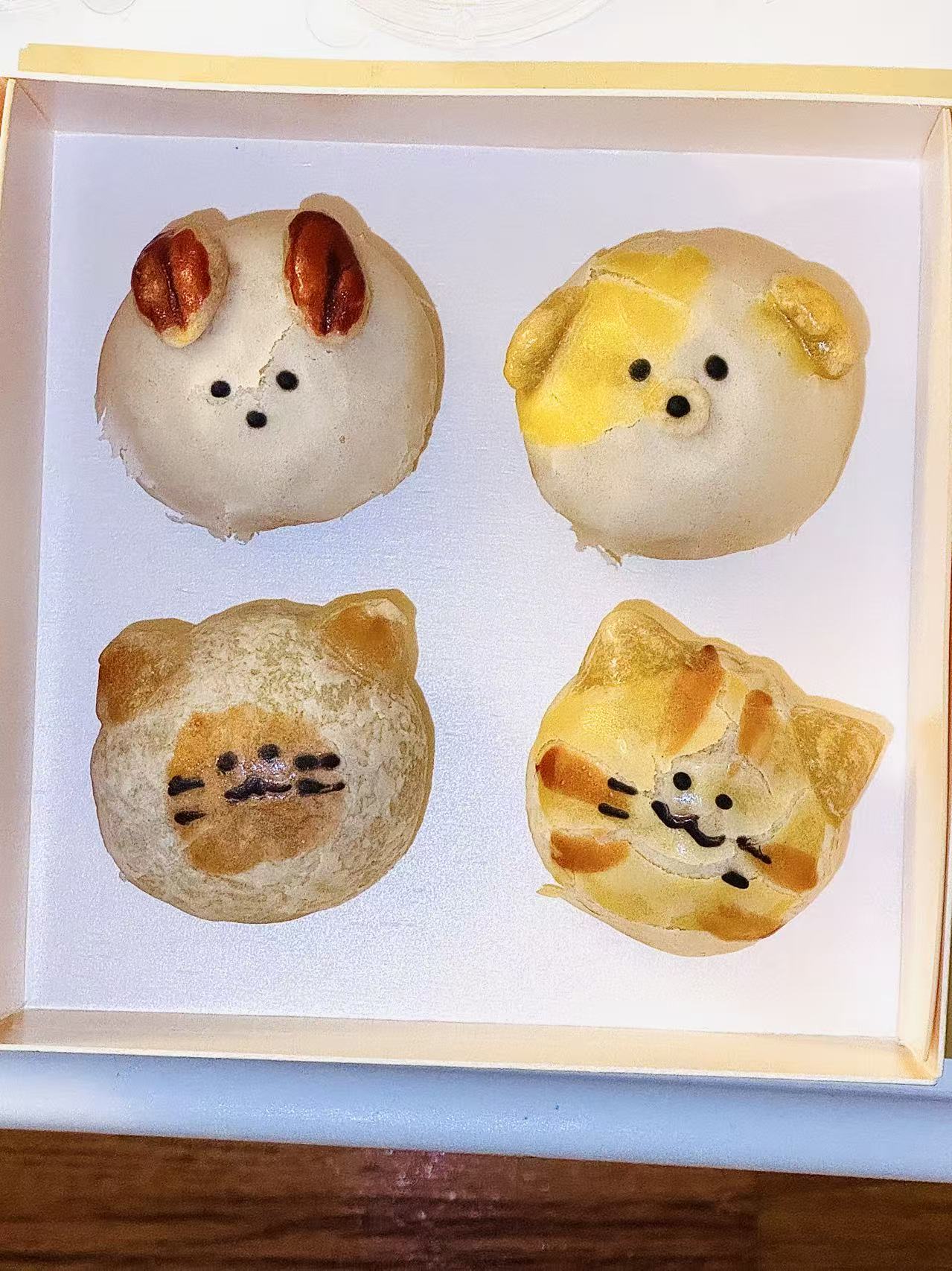 Animal cake(rabbit, cats, dog)